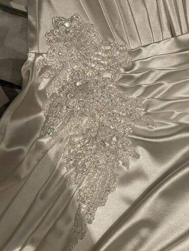 1 defe evde nişana geyilib. Daha sonra quru təmizləməyə verilib — 5