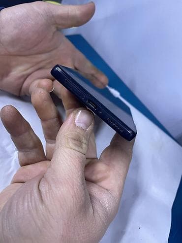 minik telefonlar: Smartfon – Android - Tam ekranlı, nazik çərçivəli dizayn; ön kamera — 6