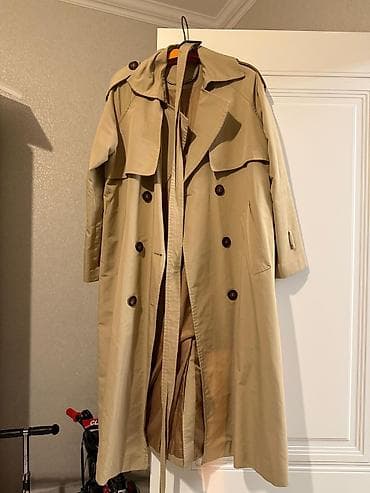 Plaşlar: Bej rəngli uzun trençkot - Klassik ikiqat düyməli model - Geniş — 2