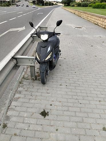 disk teker: Şəhər içi gediş-gəliş üçün praktiki skuter. Xüsusiyyətlər: - Rəng — 3