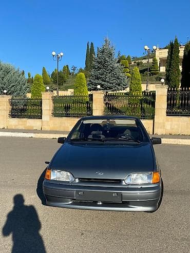 Avtomobil: Sedan, qrafit-boz rəng Marka/model: (şəkillərdə gördüyünüz