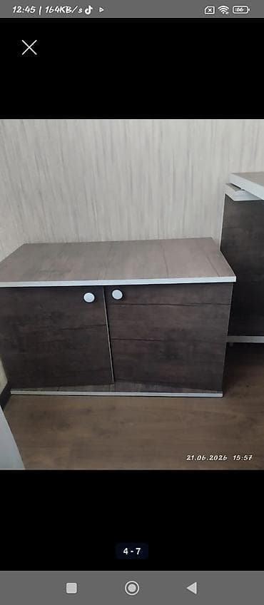 ofis mebelleri kreditle: Ofis mebeli dəsti 150azn təcili satılır Tərkib: - 1 ədəd idarəçi yazı — 4