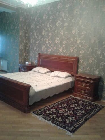 9 ci mikrorayon satilan evler: 4 otaqlı, Yeni tikili, m. 28 may, 250 kv. m — 9