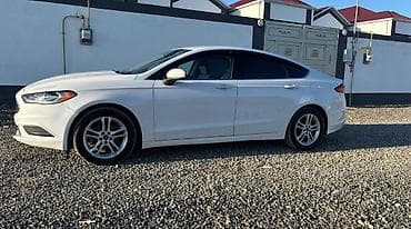 chat satisi: Ford Fusion (ağ rəng, sedan) Texniki və əsas xüsusiyyətlər: - Benzin — 6