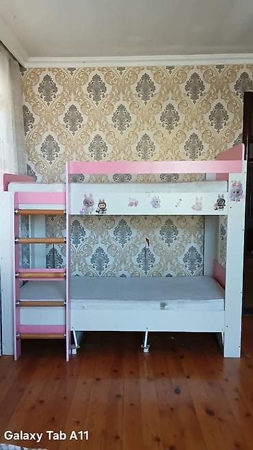 İki mərtəbə çarpayı satılır 200 azn. Olcu 2.10/98 Matras var. Unvan