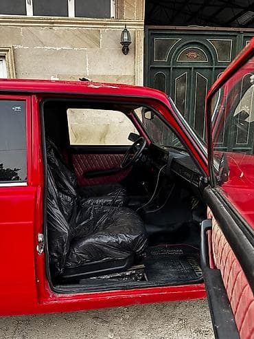 muherrik yastigi: Model: Lada (VAZ) 2107, sedan, qırmızı rəng — 5