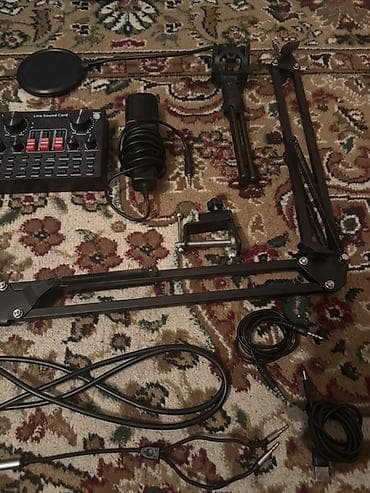 qrafik kart: 2 eded mikrafon, 1 eded ses kartı, 2 eded mikrafon tutucu. Biri masaya — 6