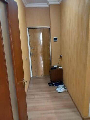 7 ci mikrorayon yeni tikili: Nərimanovda Heydər Əliyev mərkəzinin yanında 9 mərtəbəli binanın 4-cü — 7