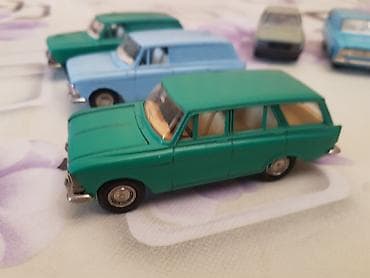 Kolleksiya üçün model avtomobillər dəsti - Miqyas: təxminən 1:43 - — 5
