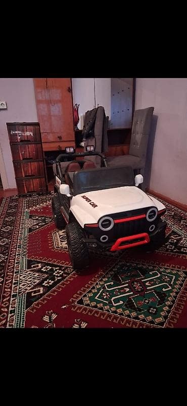 uşaq ucun saat: Uşaq üçün elektrikli off-road tipli oyuncaq maşın - Korpus: ağ/qara — 1
