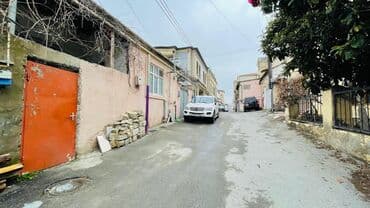 6 cı mikrorayon satılan evlər: 6-ой микрорайон 5 комнат, 170 м², Нет кредита, Средний ремонт — 3