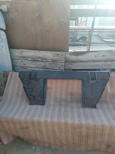 VAZ klassik modelləri üçün ön panel (radiator moskiviç 2140 kapot