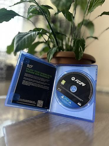blu ray disk: PS4 oyun diski: EA Sports FC 24 - Platforma: PlayStation 4 (PS5 üçün — 2