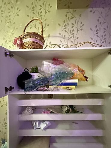 ikinci el dolaplar: Cəmi 6 polkadır. Hər biri 1.80 m dır. Plusda şkaf. Cəmi halında 170 — 3