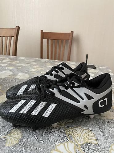 Butslar Adidas, Ölçü: 43 — 1
