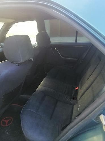 mercede: Mercedes-Benz C-Class: 0.5 l | 1995 il Sedan — 10
