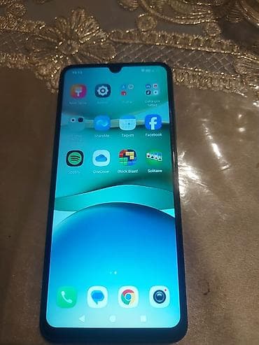 a 10 s: Redmi smartfon - Rəng: qara, mat teksturalı arxa panel - Arxa kamera — 3