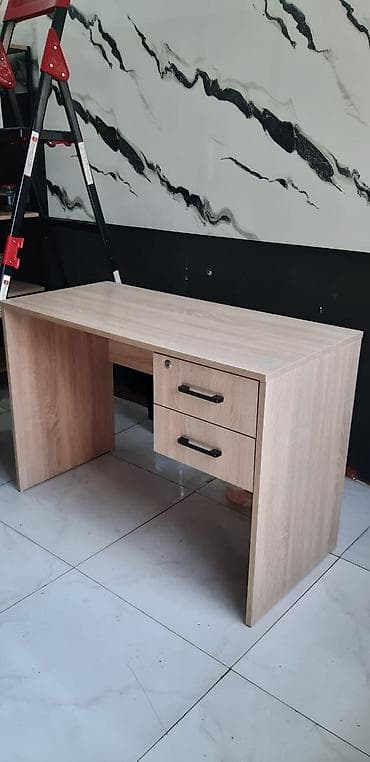 ofis levazimatlari: İşçi üçün, Dördbucaq masa — 1