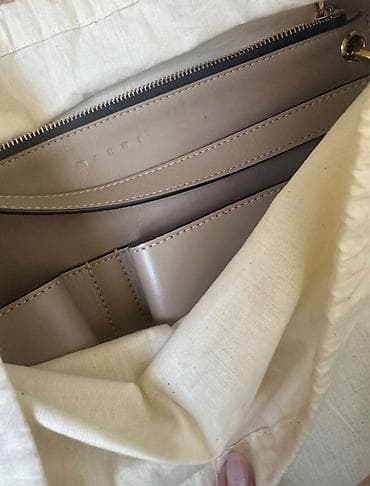 michael kors canta qiyməti: Marni Leather Bag
 Like New
450 azn — 1