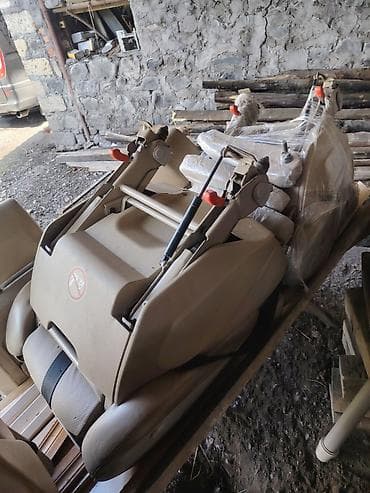 bmw e39 m5: 3 ədəd vita viano zavod dəri arxa oturacaqlar satılır. Qiyməti sonu — 2