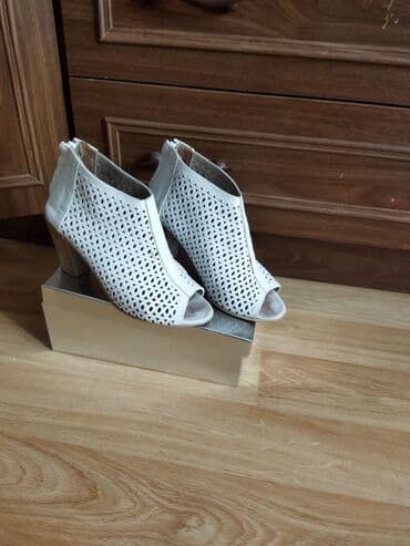 qoyun dərisindən ev üçün qadın şap şapları: Ölçü: 40, İşlənmiş — 3