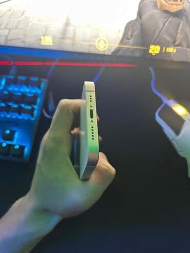 ikinci el ipad mini 6: IPhone 13, Ağ, Face ID — 4