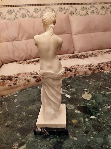 statuya: El işi, Almaniya — 2