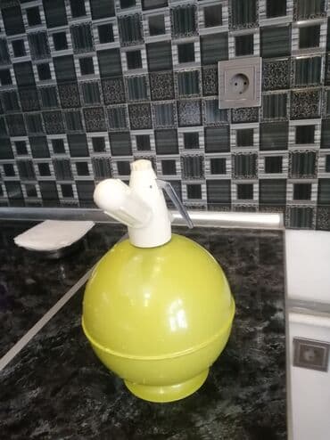 сифон для стиральной машины: Suya, meyvə şirəsinə, içkiyə qaz vurmaq üçün sifon satılır. Yenidir — 3