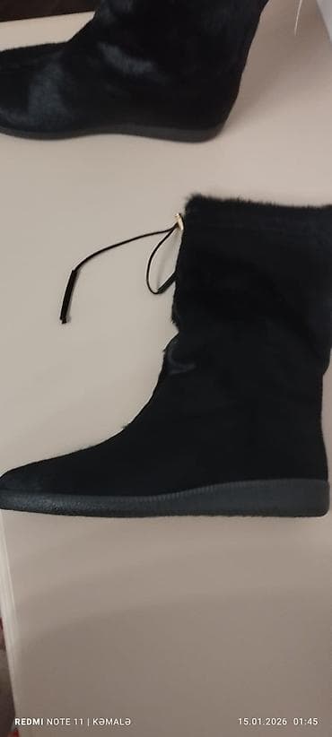 qadın çəkmələri: Qadın qış çəkməsi – qara rəng - Material: tüklü (saçaqlı effektli) üst — 3