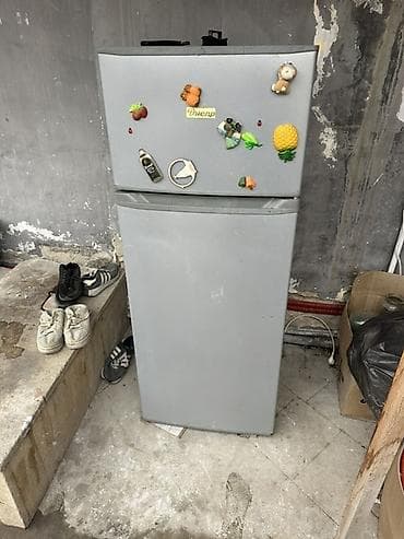 ev kinoteatri: İkiqapılı soyuducu “Dnepr” (üst kamera – dondurucu, alt kamera – — 1