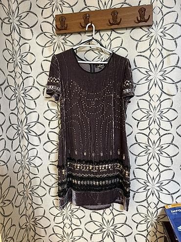 desd paltarlar: Brend: Idol Ölçü: L Qısaqol, dəyirmi yaxalı qadın paltarı. Yumşaq — 1