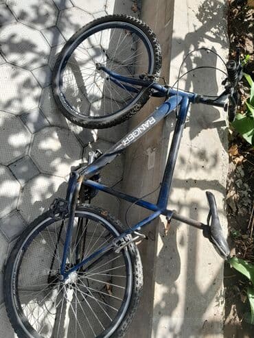 велосипед двухподвес: Ranger markalı dağ velosipedi. Mavi rəngli çərçivəyə malikdir və — 2