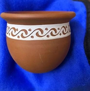 su dasi: Məhsul: Gildən hazırlanmış bişirmə və servis qabları dəsti Təsvir: - — 6