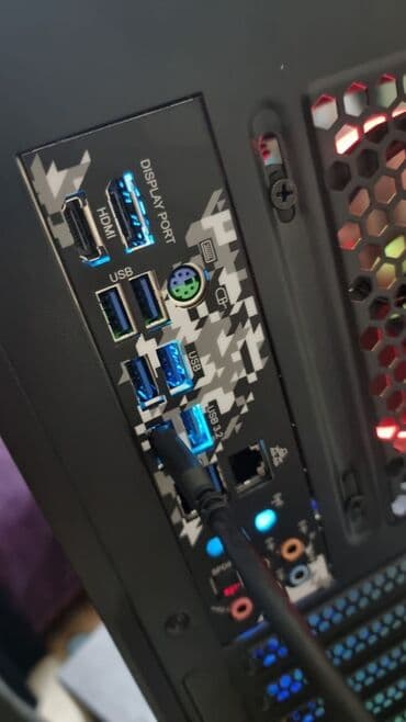 zalman: Çoooox Təcili Satıram Pula Ehtiyac olduğu Üçün Karobkasi belə var — 5