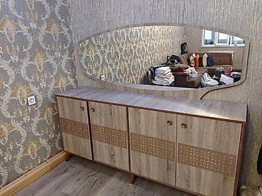 divarda kitab refi: TV stend, Azərbaycan — 2