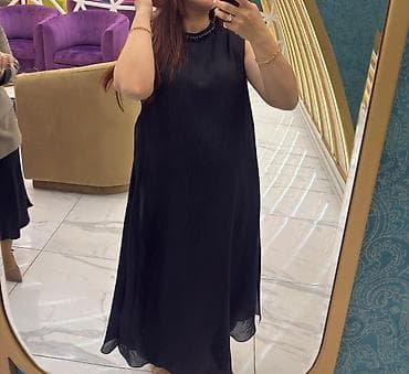 kofta modelleri: Qara rəngli, rahat kəsimli şifon maxi paltar. - Model: qolsuz — 3