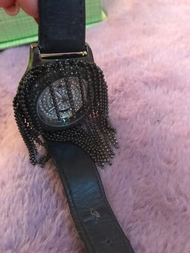 zümrüd qaşlı üzüklər: İşlənmiş, Qol saatı — 3