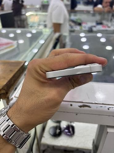 iphone 8x: IPhone 13, Gümüşü — 2