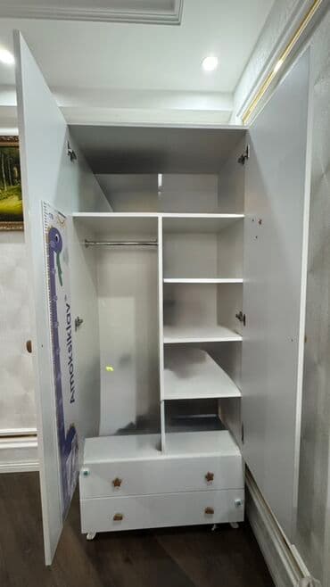 Ev üçün mebel: Oğlan və qız üçün, İşlənmiş, 2 qapılı, Açılan, Düz dolab — 3