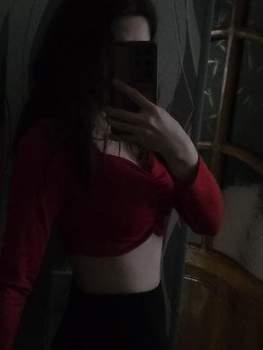 oryental geyimi: Qırmızı uzunqol kroptop - Model: V-yaxa effektli, ön hissədə büzgülü — 2