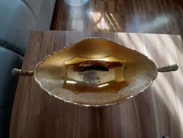 qend qablari: Konfet qabi. Balaca deyil, orta olculudu. Unvan : Montin (catdirilma — 3