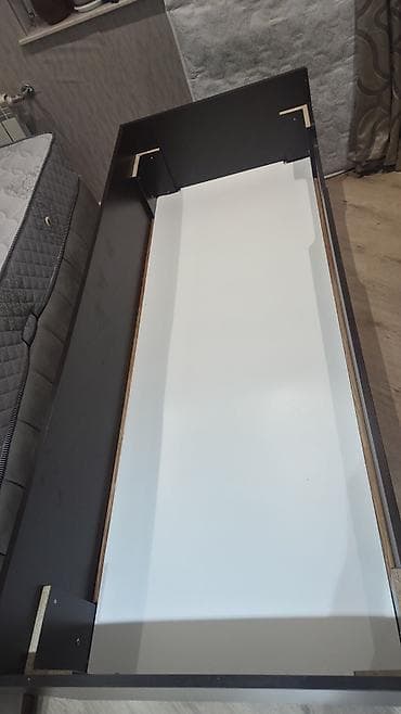 Çarpayılar: İşlənmiş, Təknəfərlik çarpayı, Bazasız, Matras ilə, Siyirməsiz — 3