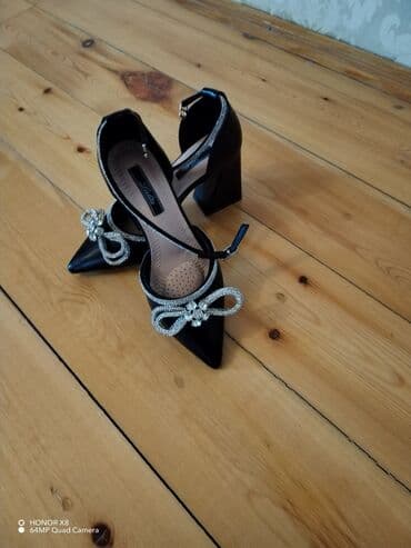 ziyafet geyimi per page 100: Səlamun aleykum donun qeyməti 70 azn ölçü 36 ayaqabılar 55 azn ölçü 36 — 2