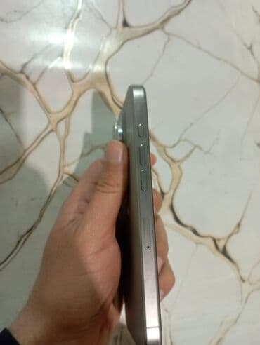 ipad mini 8: IPhone 16 Pro, Gümüşü, Face ID — 3