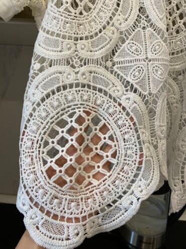 женские футболки и майки в полоску: Qadın geyimləri 3 azn her biri 1) Açıq boz rəngli qısaqol bluz: - — 8