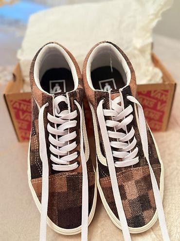 brend ayaqqabi: Məhsul: Vans Old Skool – Sweater Check .
40 Ölçü ama 41 də olur polnu — 2