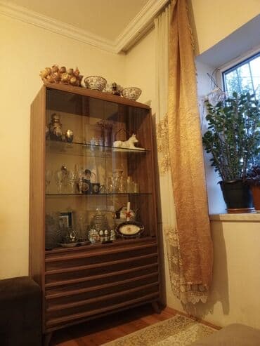 qara ekran sekilleri: TV altlığı — 7