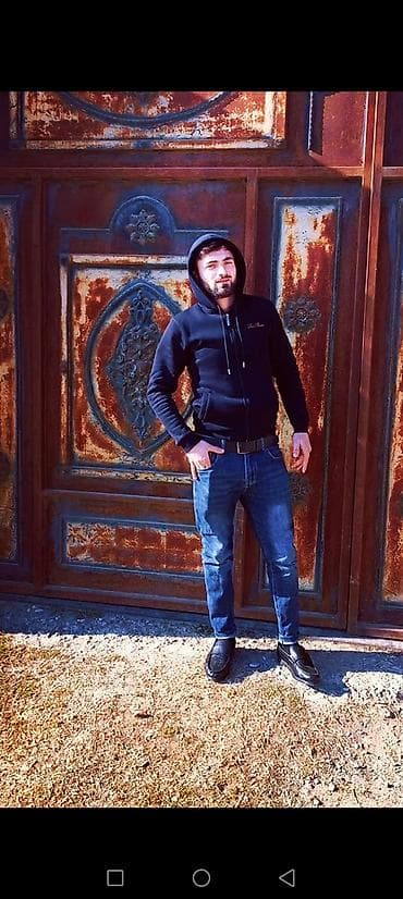 Qara kapüşonlu kişi sviteri - Rəng: qara - Model: kapüşonlu