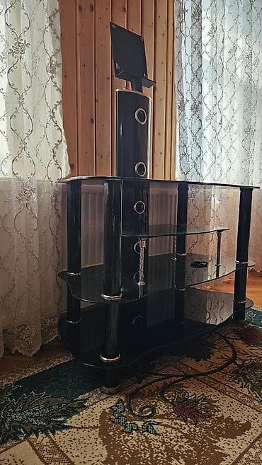 su çeneri: Düz TV altlığı, Polkalı, Şüşəli — 2