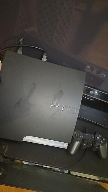 Видеоигры и приставки: Əla vəziyyətdə Playstation 3 satılır, pult ilə, üstündə oyunlar var — 2
